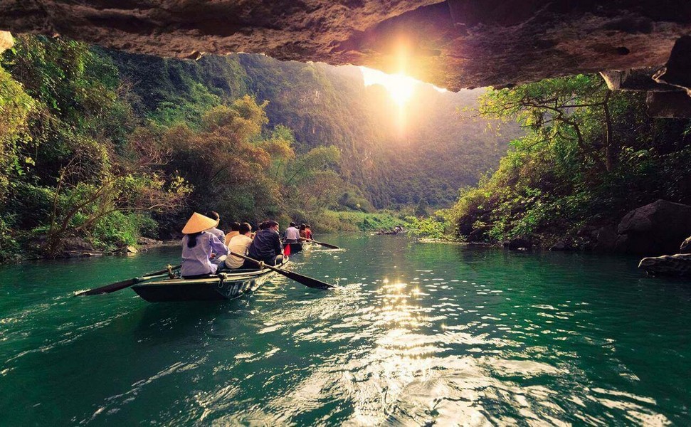 HOA LƯ- TAM CỐC- HANG MÚA TRONG NGÀY